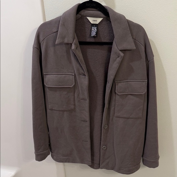 Vuori Jackets & Blazers - Vuori Women's Lightweight Shirt Jacket in Taupe